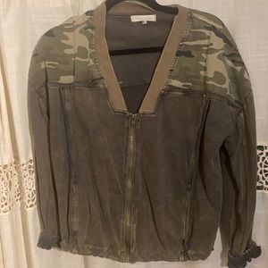 Gilded intent by buckle camo bomber size xs